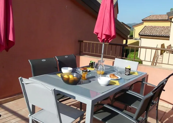 T3 Duplex Confort - Piscine - Proche - 6 Personnes Appartamento *