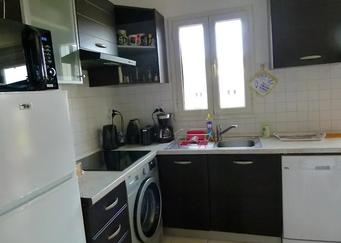 T3 Duplex Confort - Piscine - Proche - 6 Personnes *