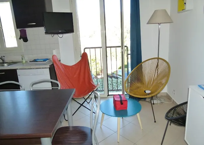 T3 Duplex Confort - Piscine - Proche - 6 Personnes